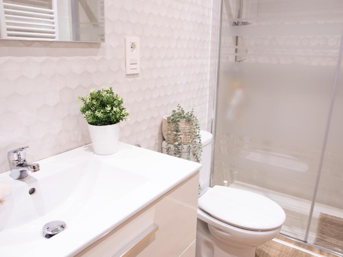 Precioso Apartamento En El Centro De 阿维莱斯 外观 照片